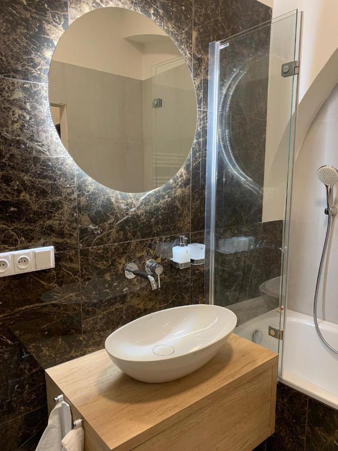 Bella Vista Collonade Apartment Карлови Вари Екстериор снимка
